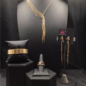 Paparazzi Elegant Gold Necklace with Earrings